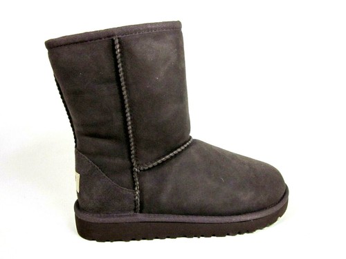 UGG GIRLS CLASSIC SHORT BOOTS 