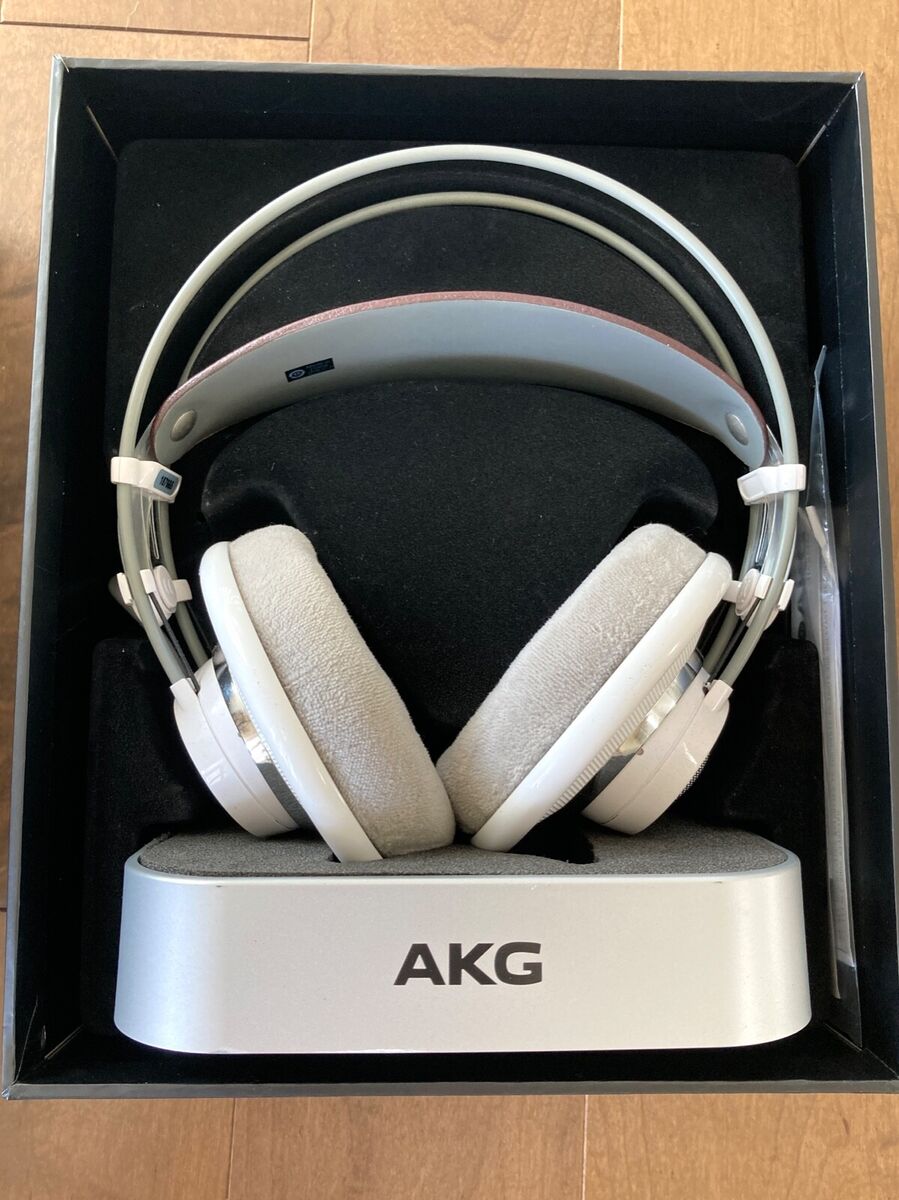 AKG K701 Premium Class Reference Headphones 2458X00180 (B AKG K701 Premium Class Reference Headphones 2458X00180 (B