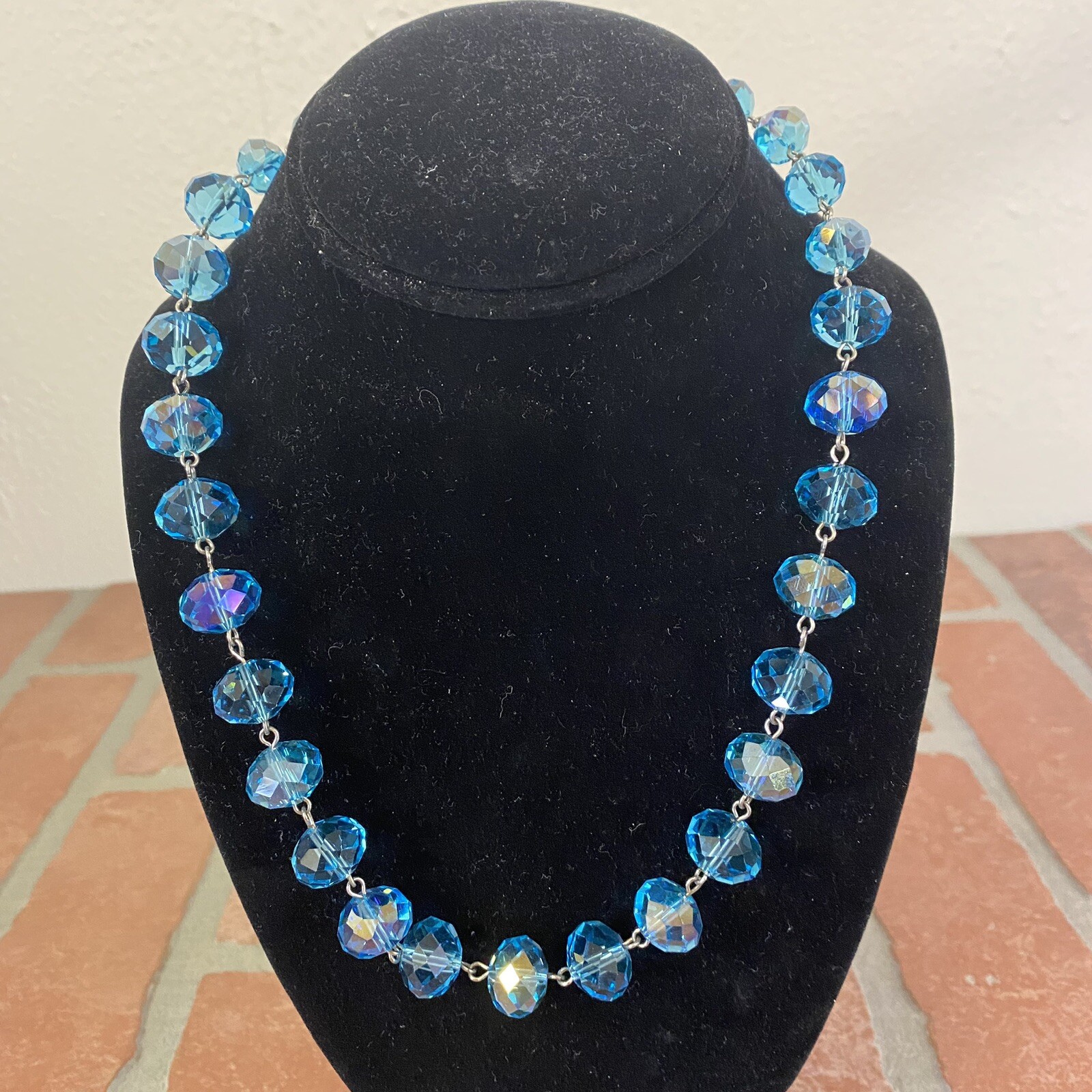 Fashion Blue Iridescent Beaded Necklace Adjustable Chain Lobster Claw Clasp