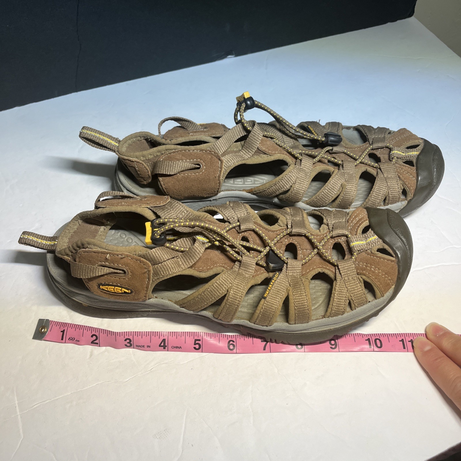 Sandali sportivi impermeabili Keen Whisper sandali da trekking sentieri marroni da donna taglia 9