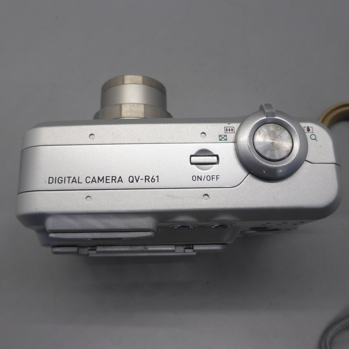 CASIO QV-R61 デジタルカメラ 6.0MP 【公式通販】