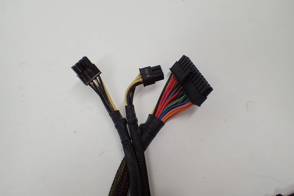 ULTRA 1050W Modular ATX Active PFC Power Supply 80 PLUS U12-41564 - Image 4 of 4