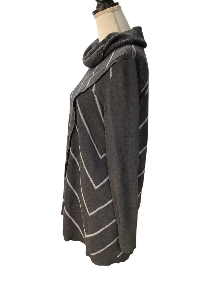 Suéter envolvente gris a rayas cuello alto para mujer White House Black Market M Foto 3 de 4