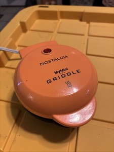 Nostalgia My Mini Personal Electric Pumpkin Waffle Maker, Naranja