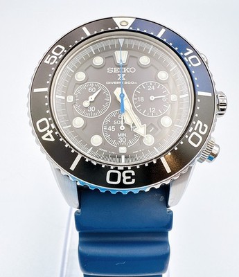 時計 SEIKO Prospex Diver LOWERCASE V175-0DV0 SEIKO Prospex V175-0AD0 Chronograph Batman Divers Solar Qz 42mm