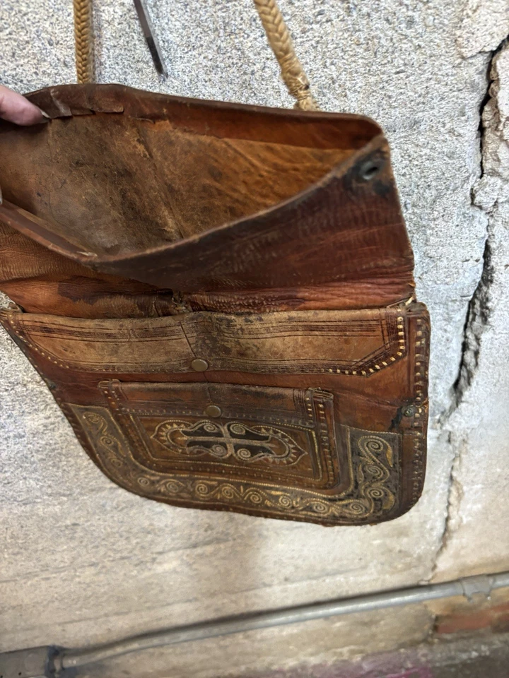 BERBER Moroccan Leather Messenger Bag Antique - Image 2 of 3