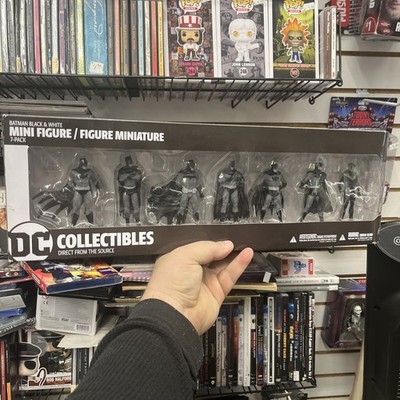 NEW DC Collectibles Batman Black & White Mini Figure 7 Pack Series
