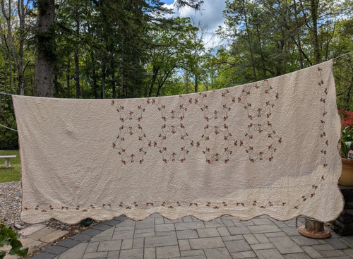 Vtg Embroidered Twin Wholecloth Quilt Bedspread Flowers on Cream Scalloped Edge - Picture 5 of 8