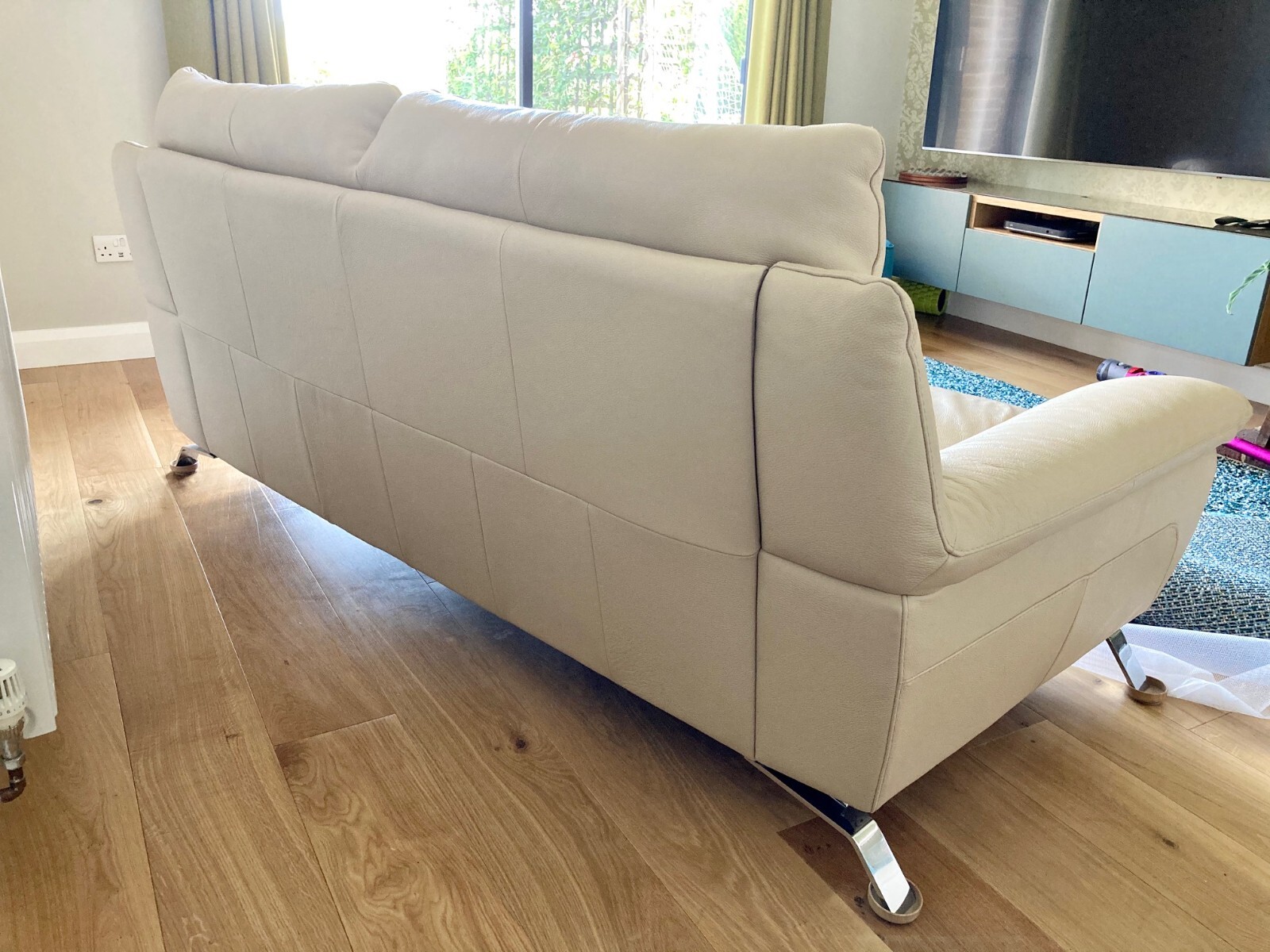 Natuzzi Cream Leather Italian designer sofa, good used condition