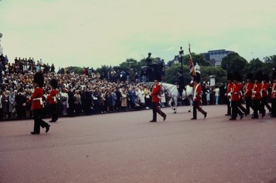 Vintage 35mm Photo Slide 1970s United Kingdom England Buckingham Palace Guard #3