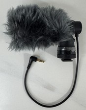 Canon DM-E100 Directional Stereo Microphone/Shoe-Mounted