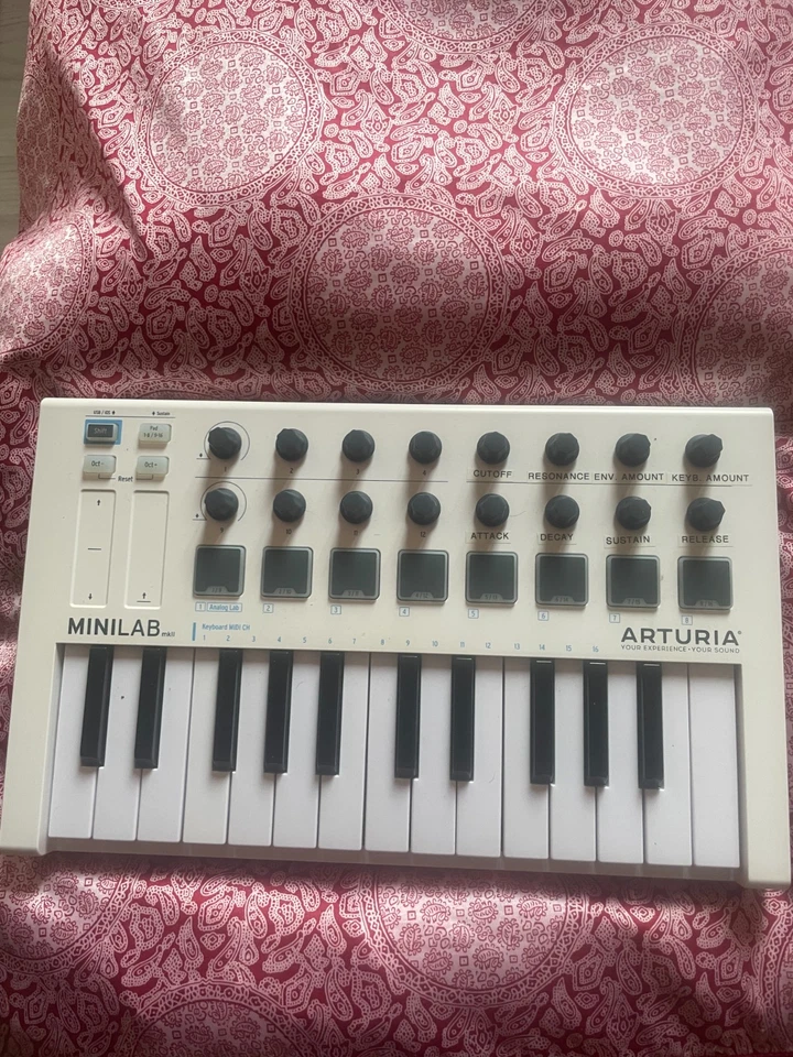 Arturia MINILAB MK II Portable USB MIDI Keyboard Controller, 25-Key, white - Photo 1/1