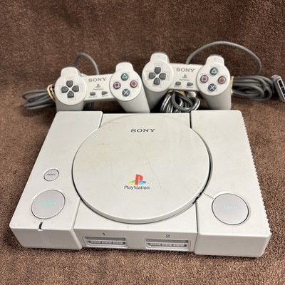 Sony PlayStation 1 PS1 Gray Console Gaming System SCPH-5501 w/ 2 Controllers
