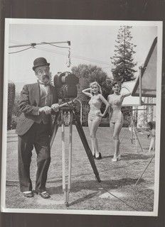 8X10 B&W PHOTO OF SCENE SNUB POLLARD AND 2 SEXY LADYS