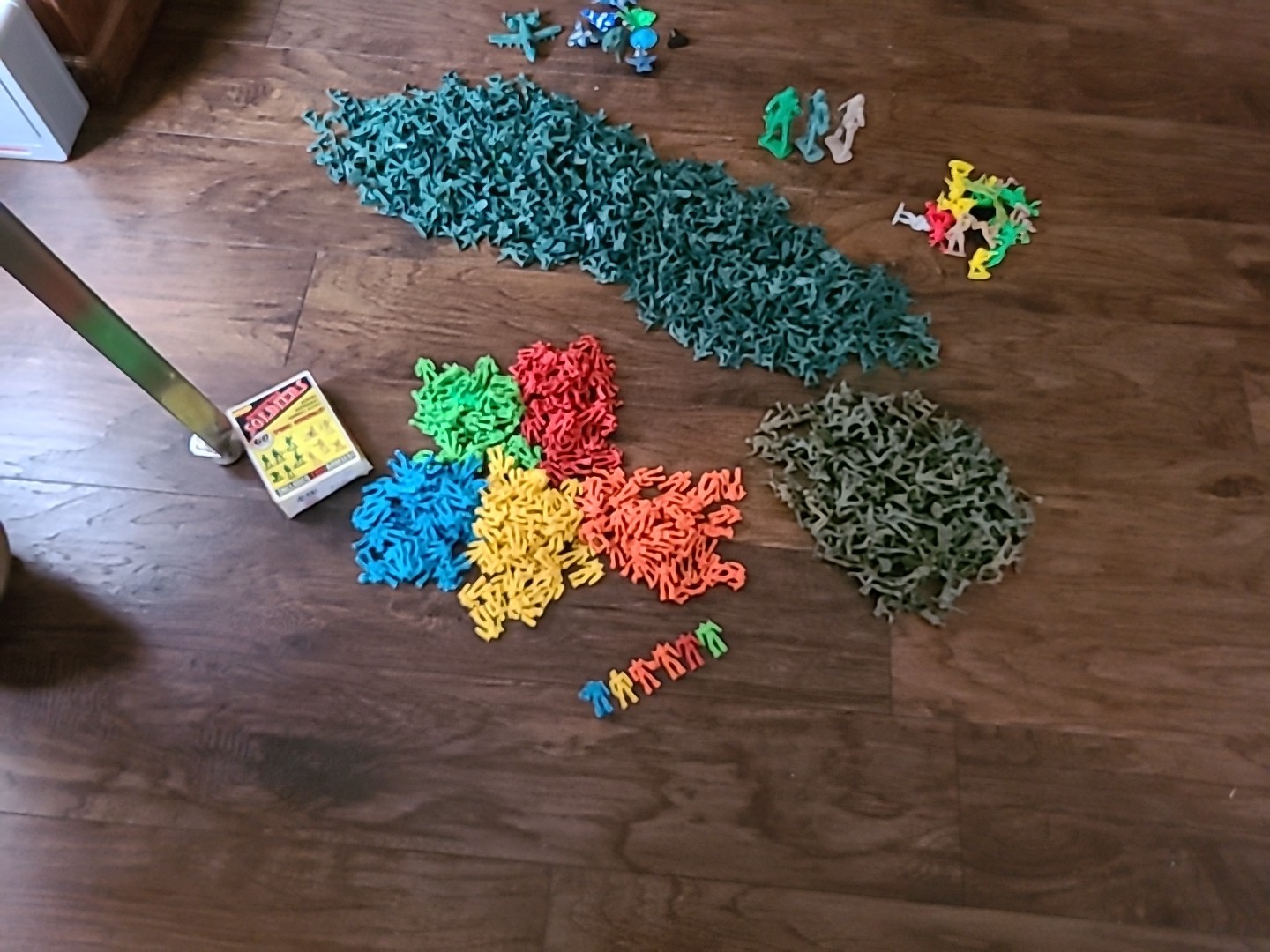  Green Army Man Soldiers Military Combat Figures, Space Aliens, Indians 