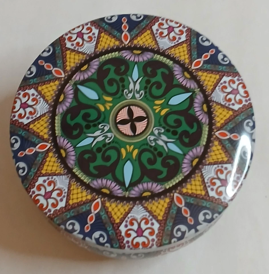 Kaleidoscope (2.5oz) Pine 100% Soy Wax Candle Tin Brand New  - Image 3 of 4