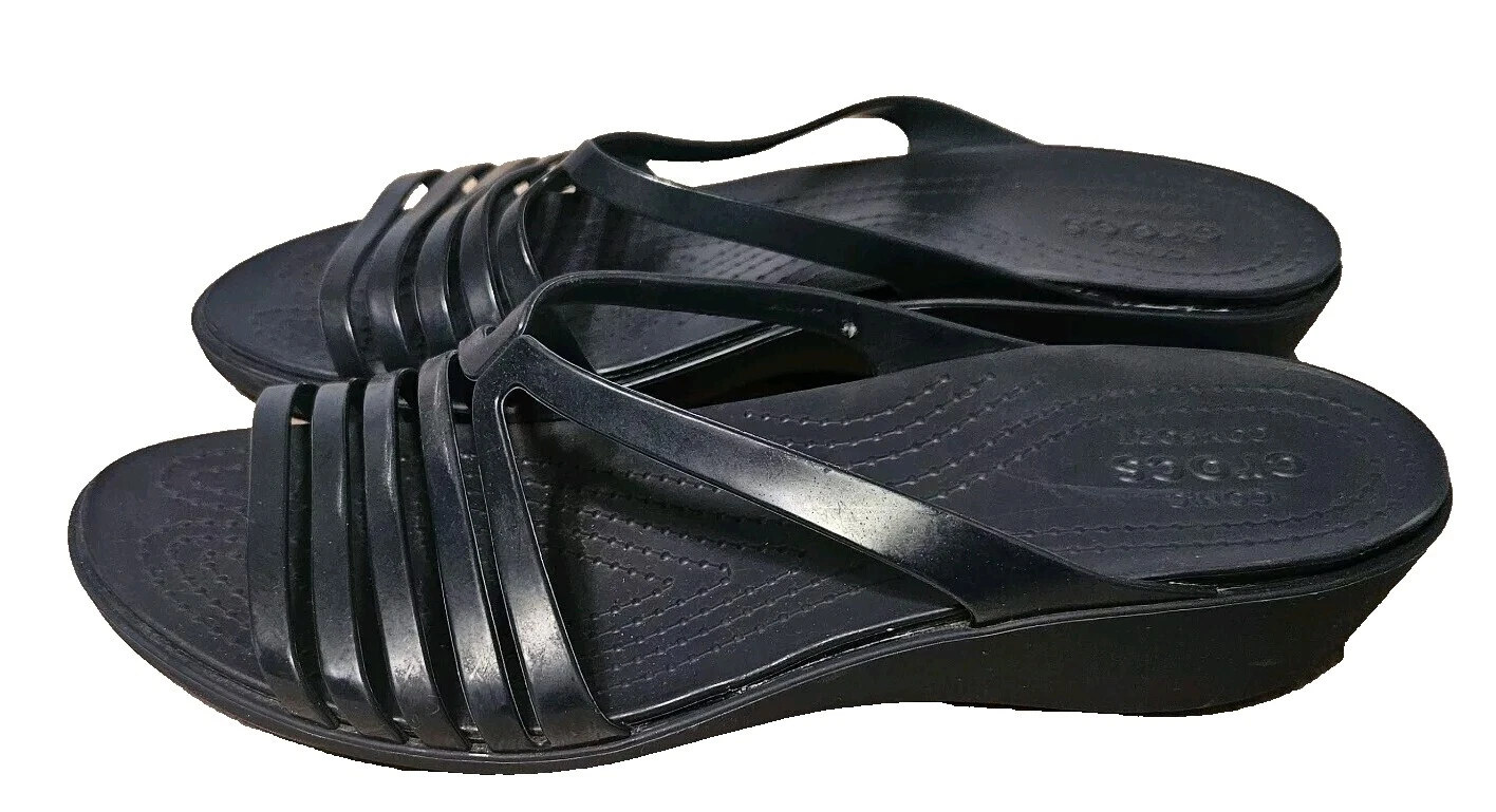 Sandalias de cuña para mujer Crocs en la parte superior de plástico