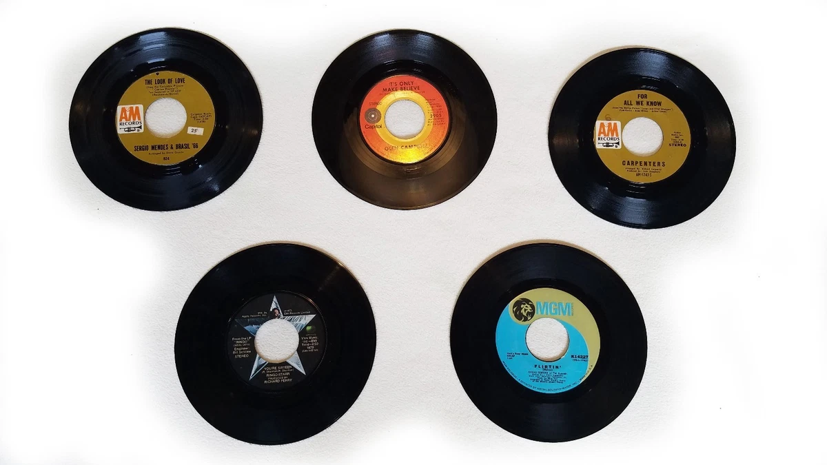 MANILA, PH CIRCA 1960 Rare 45rpm Vinyl Copies Of Elvis