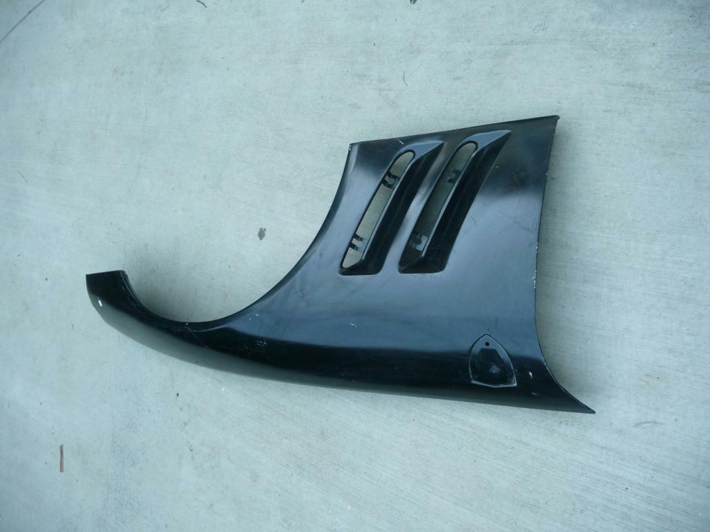 1997-2005 Ferrari 550 575M Maranello Right Fender Wing Cover Panel 65218200 OEM