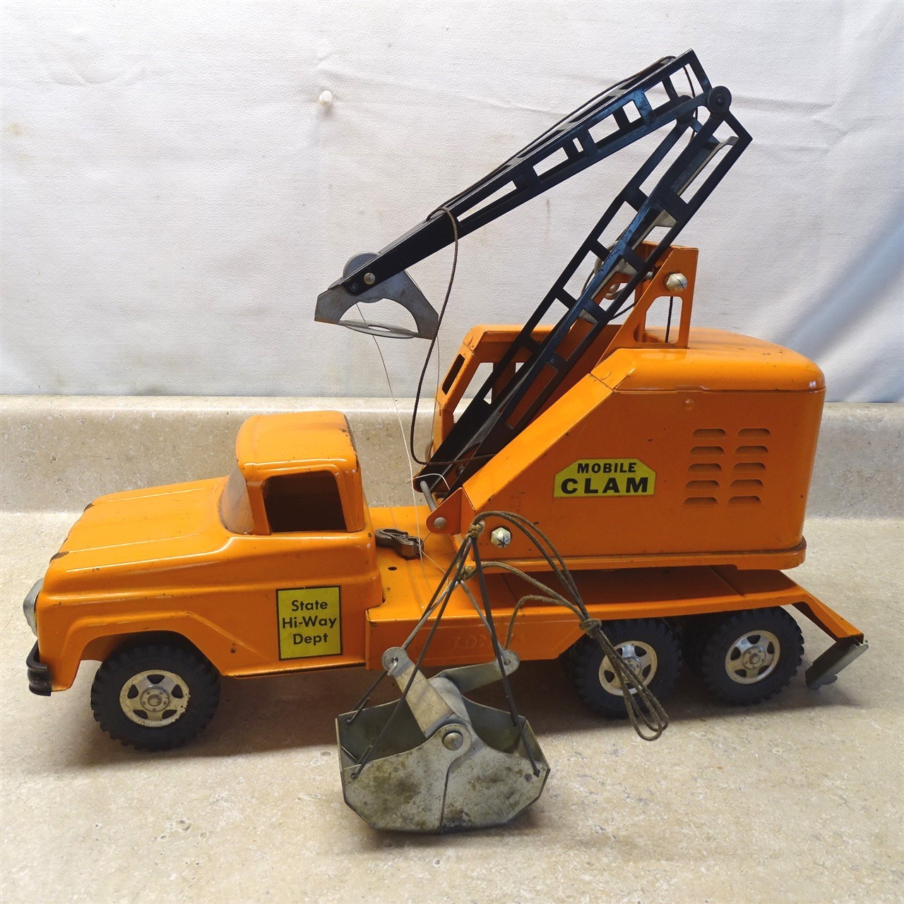 Vintage Tonka Mobile Clam Truck, Pressed Steel Toy, Orange, 1961