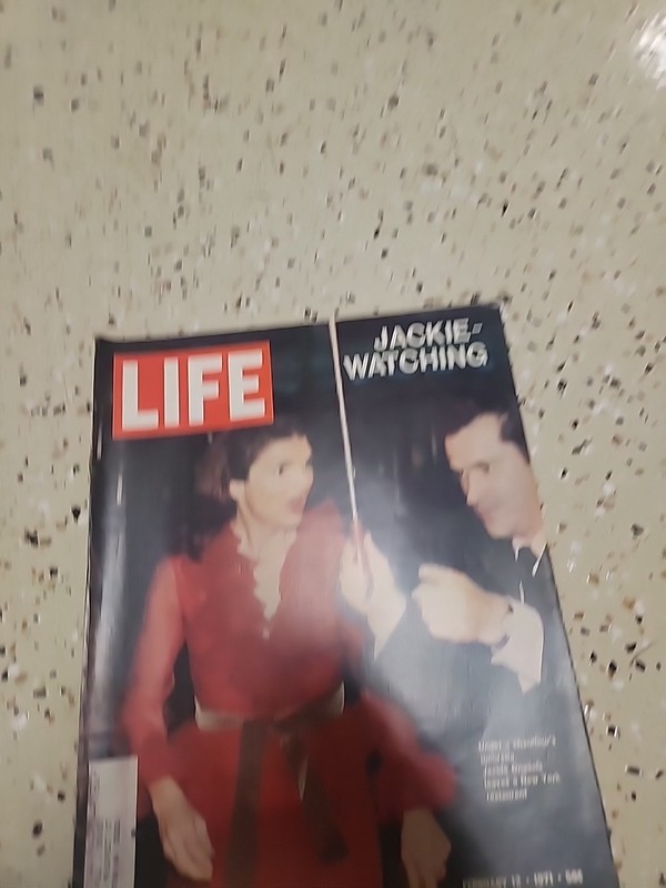 Rare Life Magazine February 12 1971 Jackie Onassis 55th Birthday Present 