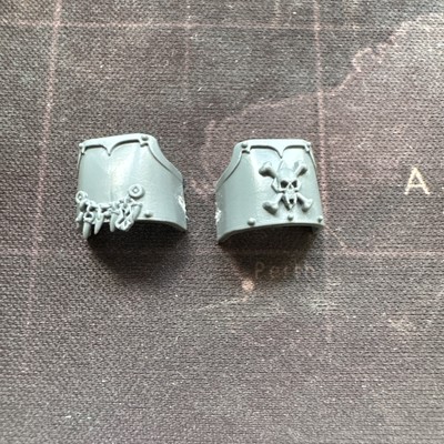 Games Workshop Warhammer 40k Space Wolves Dreadnought Beinrüstung Teile Murderfang