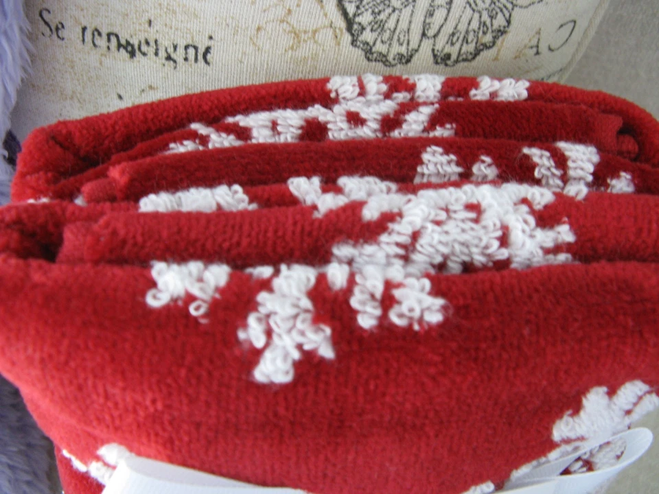 Nuevo Juego de 2 toallas de mano de baño de algodón copos de nieve rojos y blancos de Navidad CARO Foto 3 de 4