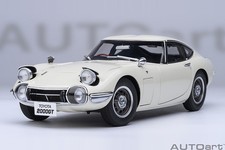 1967 Toyota 2000GT White in 1:18 scale by AUTOart
