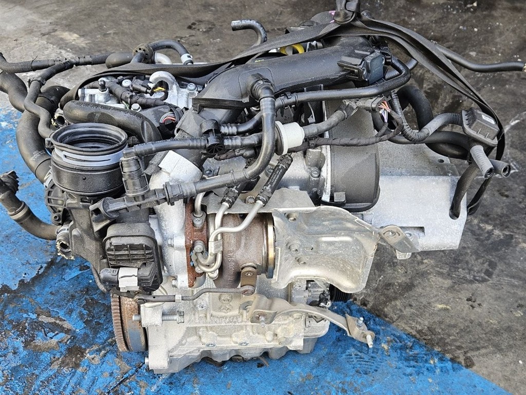 MOTORE PER SKODA Kamiq Serie 04C100033K DKRF benzina 999 (18>)