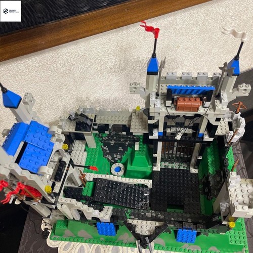 LEGO System Castle Royal Knight's Castle 6090 In 1995 Used Retired - Picture 12 of 15