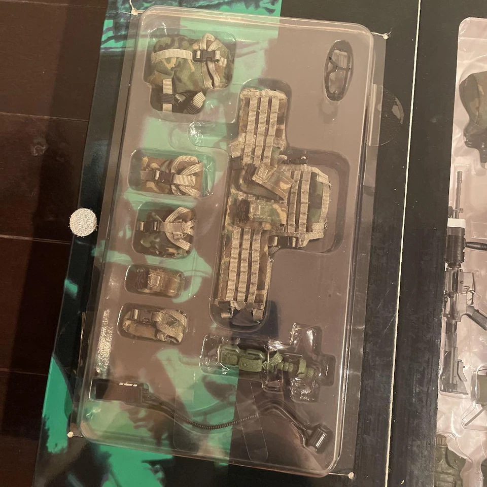 龙拉里美国陆军第 75 全装备游骑兵 1/6 比例可动人偶未开封 — 第 4/4 张图片