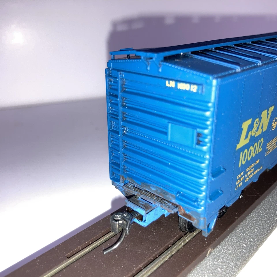 HO Accurail 40’ Boxcar, L&N, Cushion Underframe Applied - Image 2 of 4