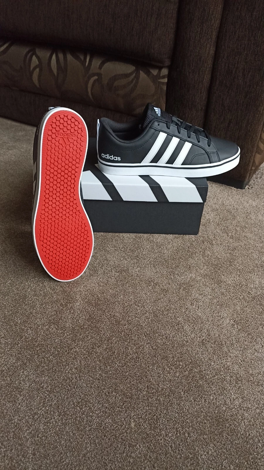 Scarpe da ginnastica uomo Adidas VS Pace 2.0 taglia UK 10 nuove imballate belle bianche e nere...