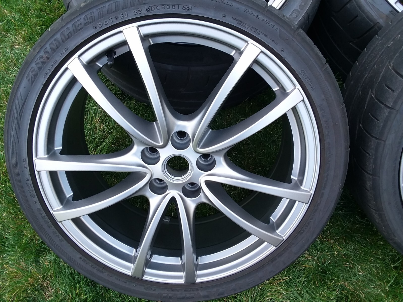 Ferrari 430 Scuderia Wheel Set 19" OE Wheels 226576 and 226580