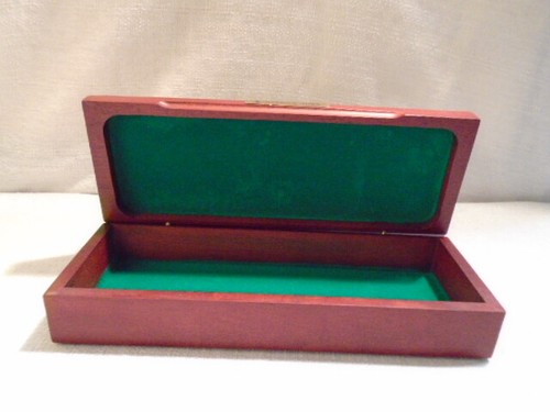 Fairway Replicas Harbour Town Golf Links Hilton Head Caddy Statue Figur Box - Bild 3 von 8