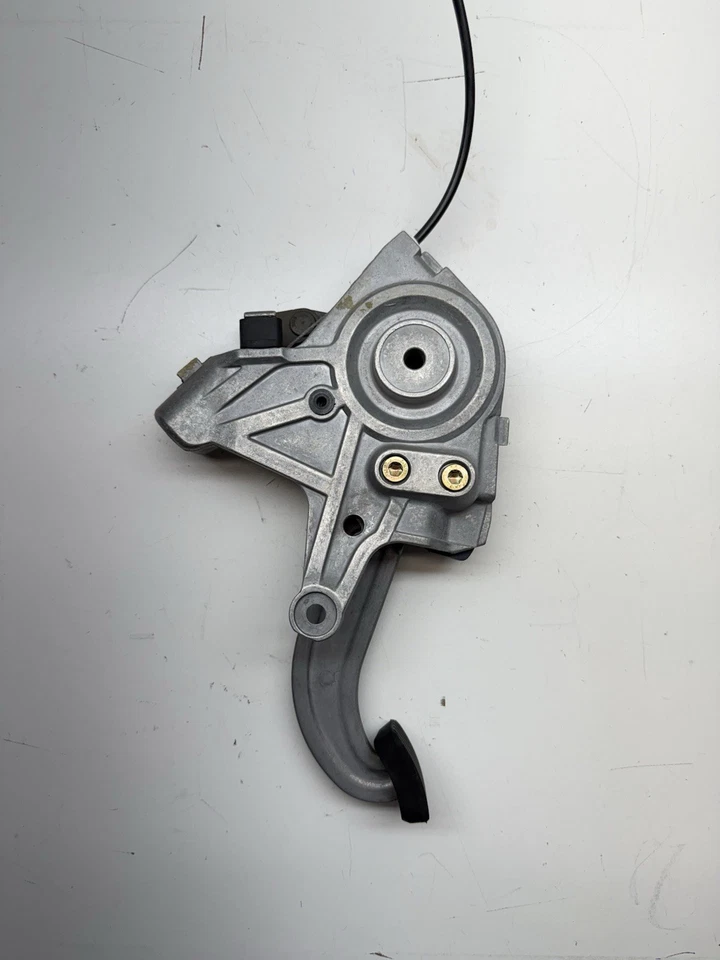 1997 - 2003 梅赛德斯 Clk320 Clk430 W208 紧急制动踏板 原始设备制造商 — 第 3/4 张图片