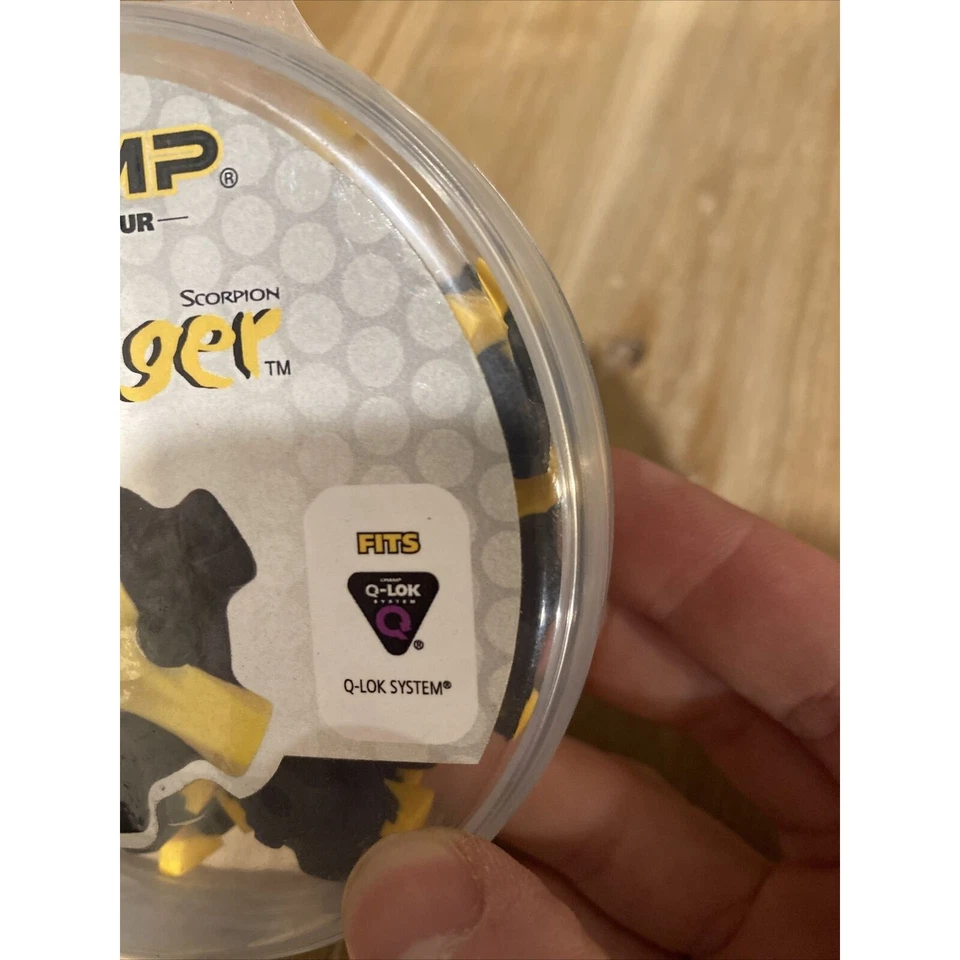 Paquete de 18 picos de golf suaves Champ Stinger Scorpion Q-Lock nuevos Foto 2 de 4