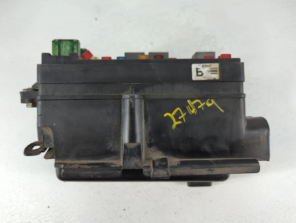 Módulo de relé de caja de fusibles Saturn SL 2000 QKEK3 Foto 4 de 4