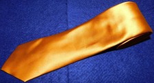 BESPOKE NEW YORK LIGHT BROWN SOLID ALL POLYESTER TIE - NWOT - DESIGNER TIES.