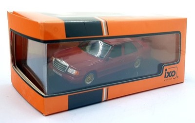 Ixo Models 1/43 Scale CLC544N.22 - 1984 Mercedes-Benz 300 E (W124