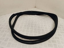 Mercedes-Benz ML W164 2007 Vorne links Gummidichtung Tür vorne UVY60880 Mercedes-Benz ML W164 2007 Vorne links Gummidichtung Tür vorne UVY60880