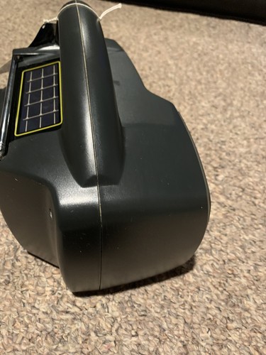 Freeplay Self Powered AM/FM Radio Solar & Crank no battery or electricity VIDEO - Picture 9 of 9