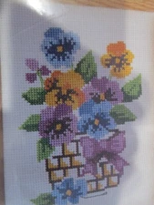 Pansy Bouquet Counted Cross Stitch Kit #CS08 (M.H. Yarns, 1982) FREE SHIPPING