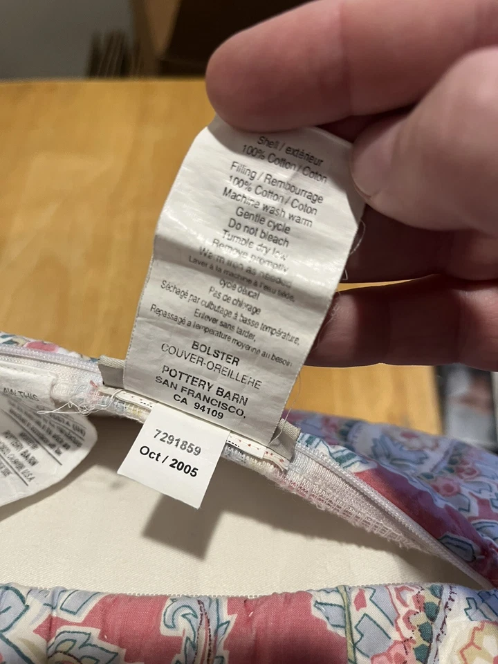 POTTERY BARN BOLSTER, Jane Paisley 12” X 32” travesseiro rosa azul claro - Imagem 4 de 4