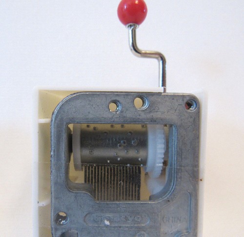 VINTAGE SANKYO JACK & JILL MINI WIND UP CRAINK MUSIC BOX - Picture 8 of 12