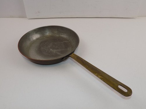 Vintage Small Copper Skillet Saute Pan 7" w/ Brass Handle - Picture 7 of 18