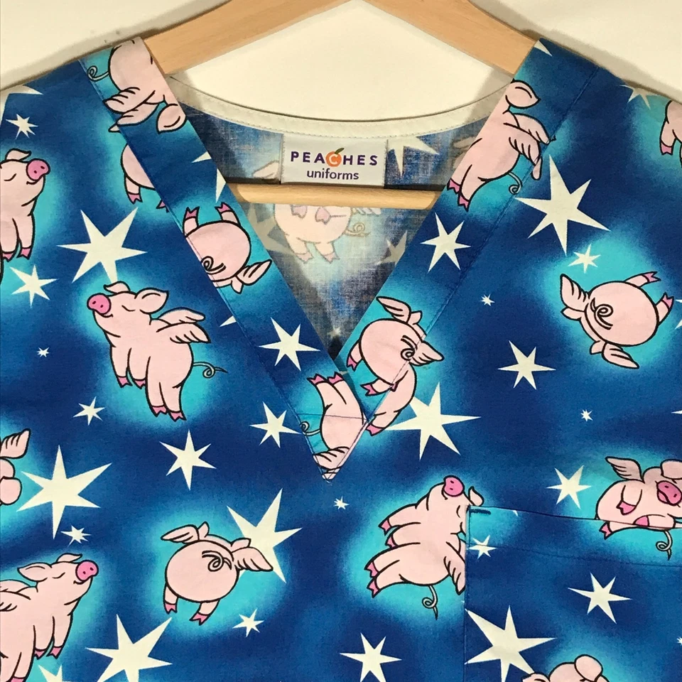 Персики униформа взрослых большой синий розовый свинья w/крылья короткий рукав v-образным вырезом скраб Топ - Изображение 2 из 4