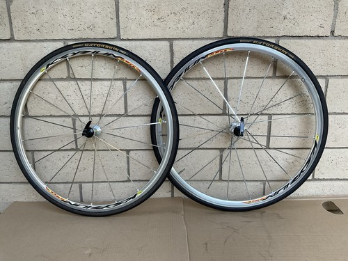 Mavic Paire de Roues - Ksyrium SL Heritage UST - 28 | Clincher - QR Mavic Paire de Roues - Ksyrium SL Heritage UST - 28 | Clincher - QR