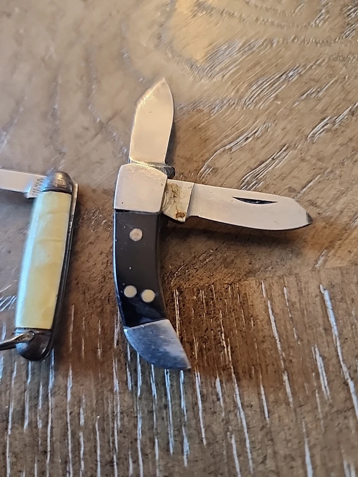 Cuchillos de bolsillo plegables de hoja simple y doble miniatura vintage - ¡Bellezas! Foto 3 de 4