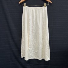 Vanity Fair 11-711 Ivory Nylon Half Slip 28" Medium Vintage Lace Trim Midi USA
